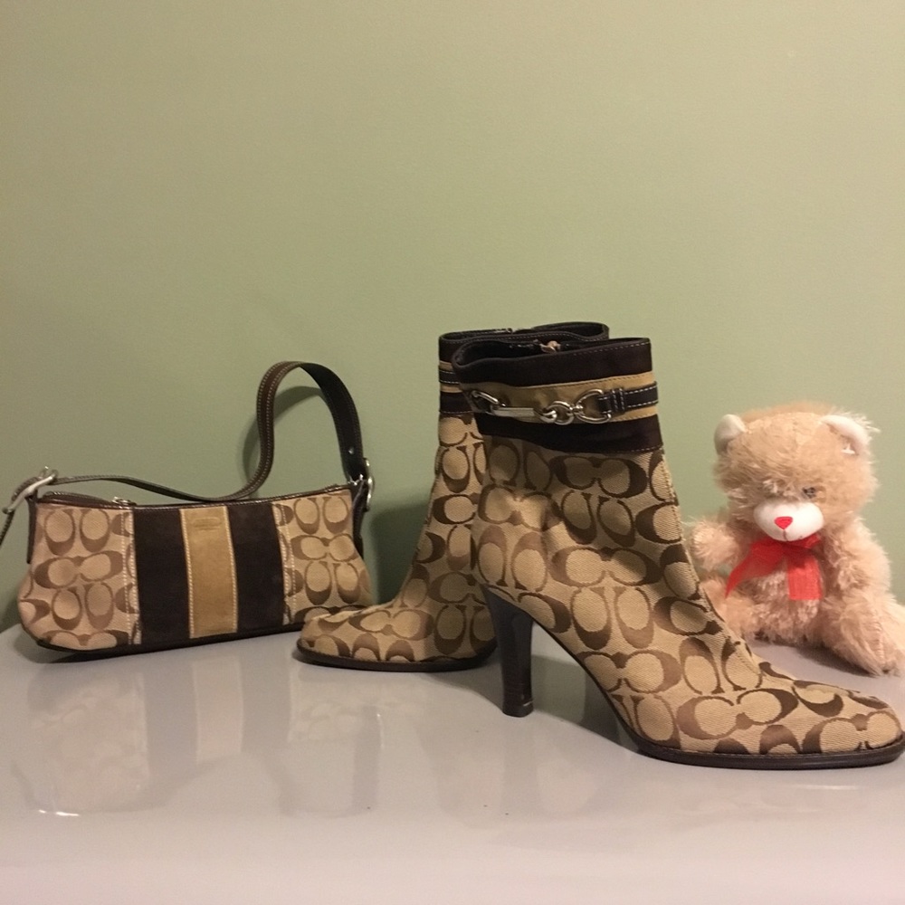 Coach boots size 8.5B with matching handbag,